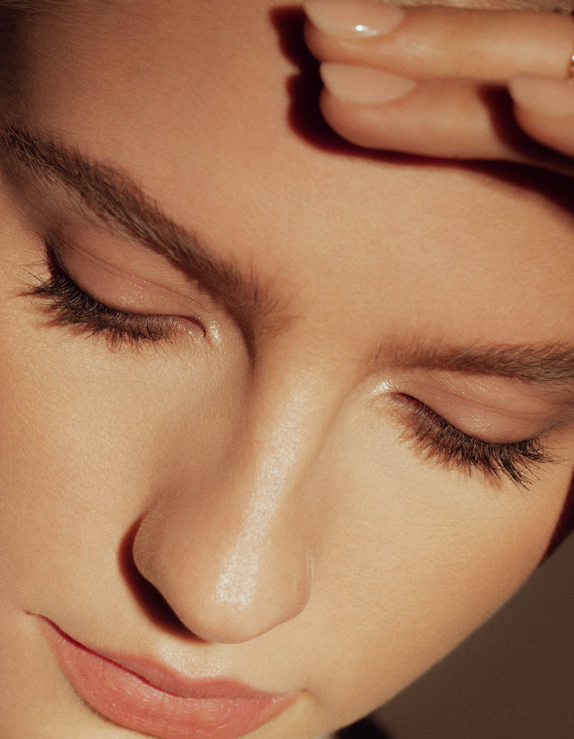 model with thick brows